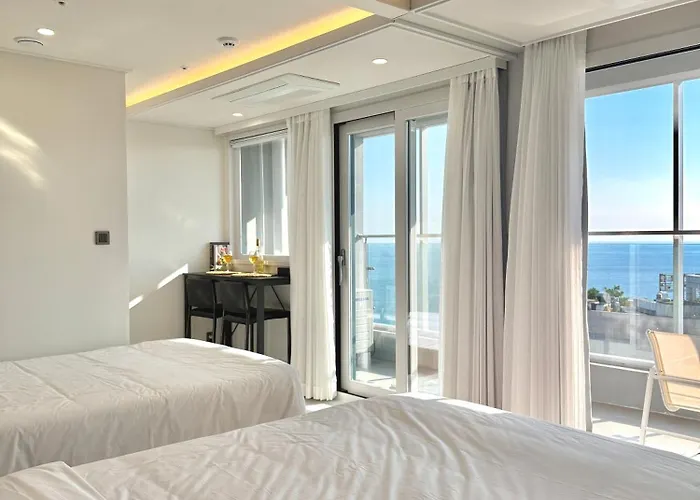 Raviens Maison De Hotel *